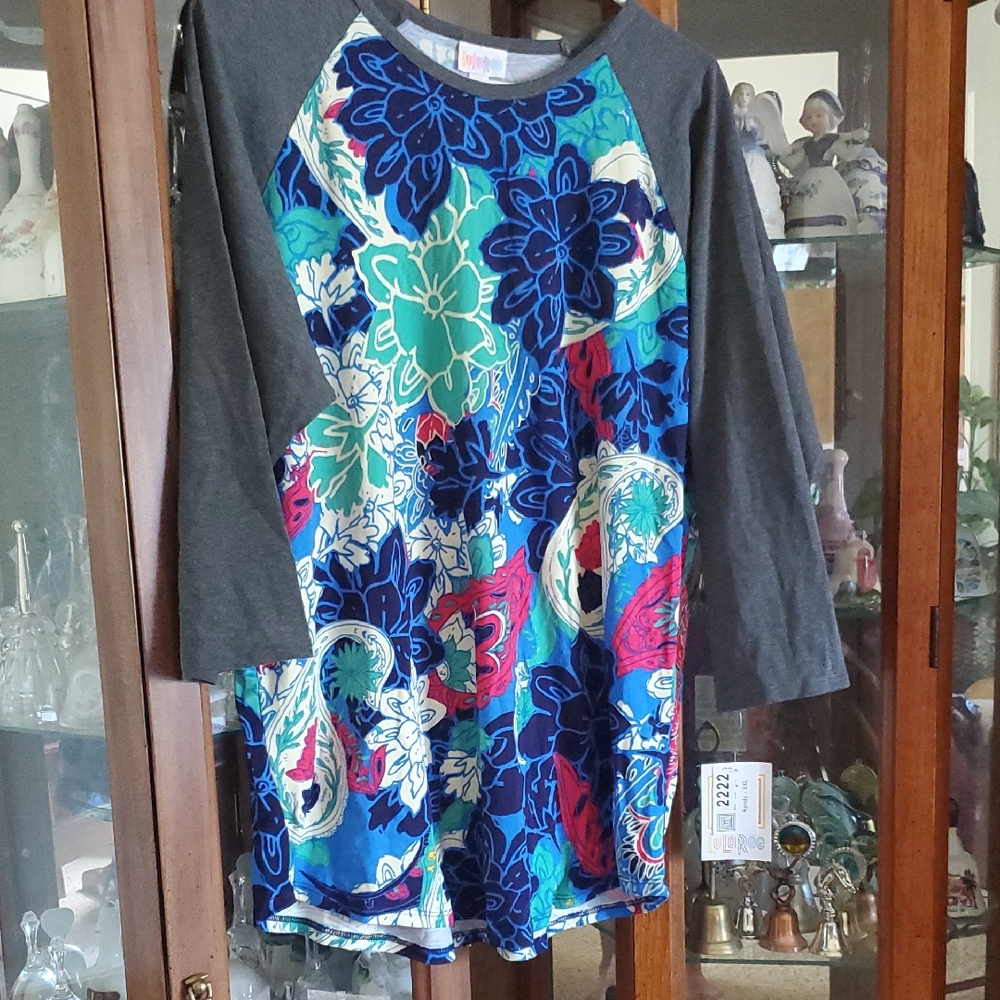 RANDY #08 (CH) NWT LuLaRoe Randy Colorful Patterned Top